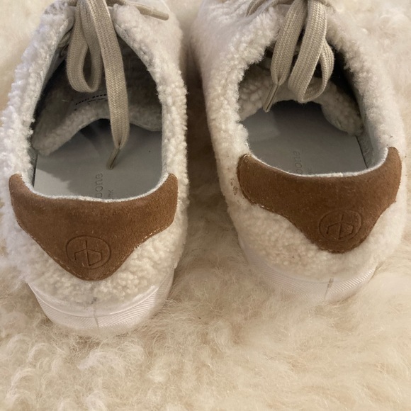 Rag and Bone | Standard Issue Shearling Fur Low-Top Sneaker. - Picture 8 of 13